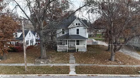 412 N Madison St, Bloomfield, IA 52537