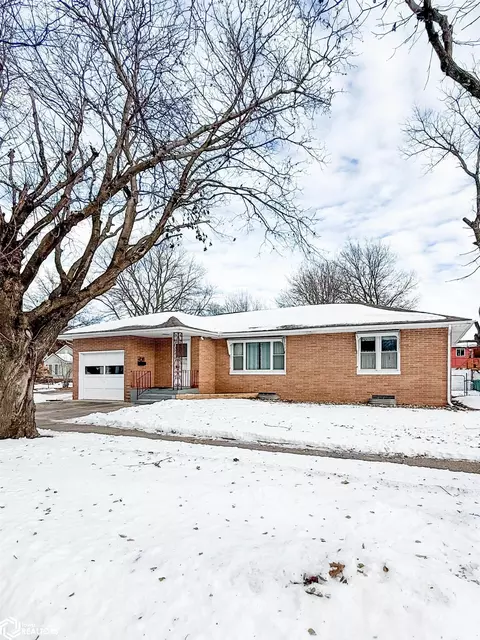 208 5th Ave NE, Belmond, IA 50421