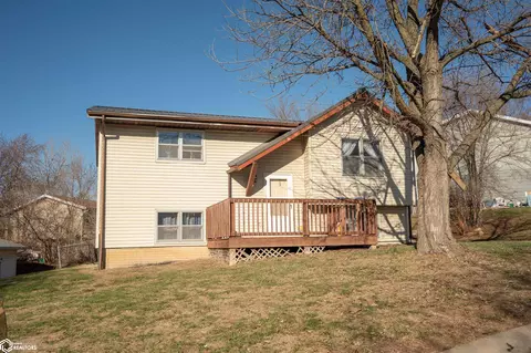8 Crestview Dr, Keokuk, IA 52632
