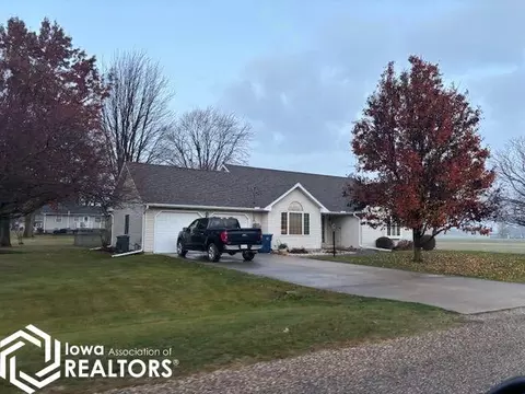 316 N Logan St, Stronghurst, IL 61480