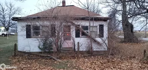 208 S Adams St, Kellerton, IA 50133