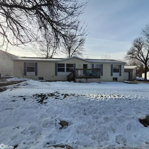 25865 Walleye Dr, Spirit Lake, IA 51360