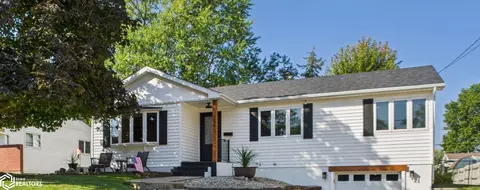 2543 Meadowdale St, Ottumwa, IA 52501