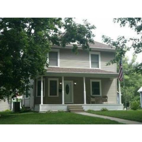 1100 S Leebrick St, Burlington, IA 52601