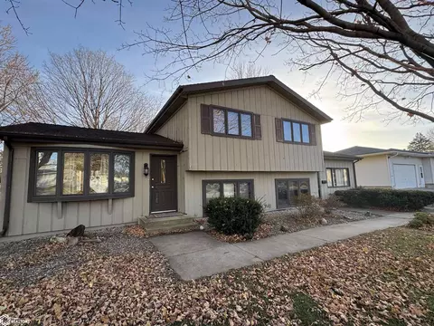 217 W Elmore St, Manly, IA 50456
