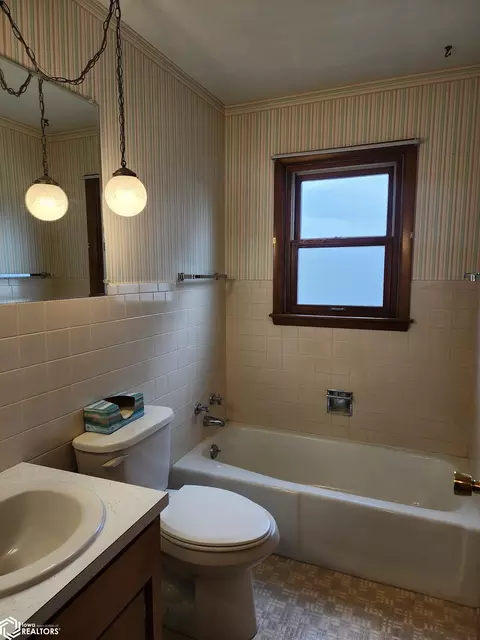 Bath - 609 E 19th St, Atlantic, IA 50022 photo 1 of 1