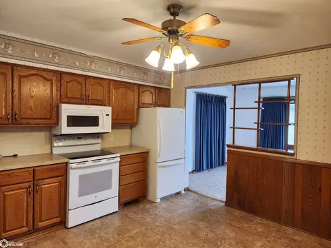 Kitchen - 609 E 19th St, Atlantic, IA 50022 photo 3 of 3
