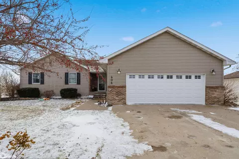 408 6th St SE, State Center, IA 50247