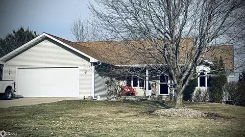 309 Fairview Dr, Oskaloosa, IA 52577