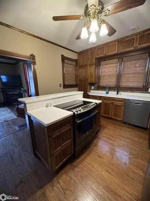 708 3rd St, Sully, IA 50251 photo 5