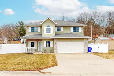 607 N Elm St, Avoca, IA 51521