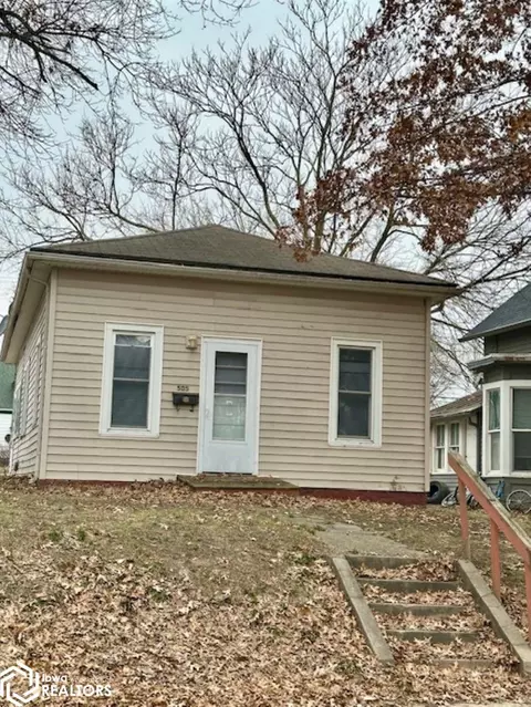 505 S Gertrude St, Burlington, IA 52601