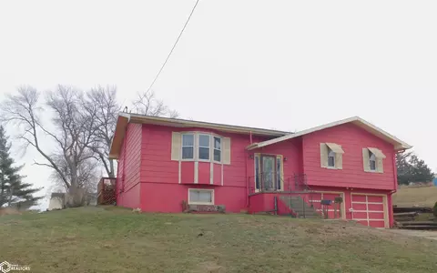 25 Walnut Ave, Charter Oak, IA 51439