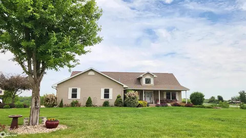 2699 Ridge Rd, Marshalltown, IA 50158