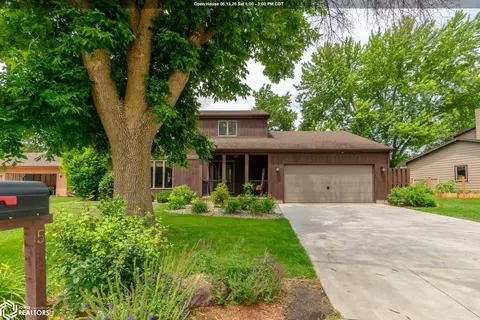 5 Quarry Rd, Mason City, IA 50401