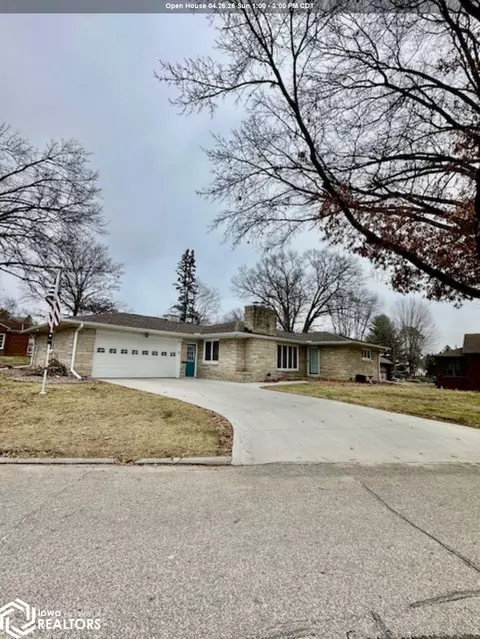 1 Cascade Ter, Burlington, IA 52601