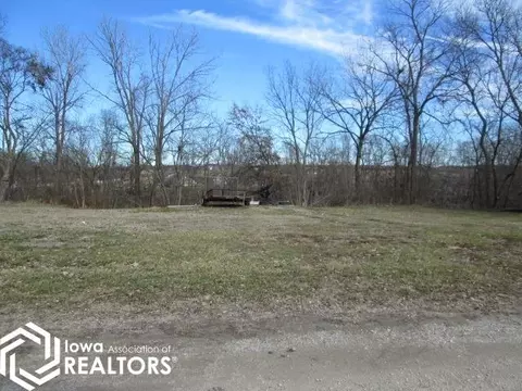 105 E High St, Davis City, IA 50065