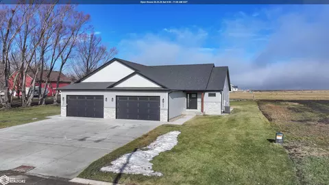 204 E Lillian Ave, Conrad, IA 50621
