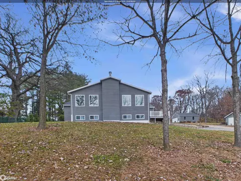 1513 N State Hwy 96, Hamilton, IL 62341