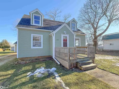 315 S Reynolds St, Latimer, IA 50452