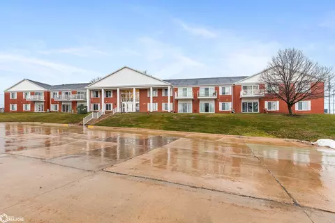 514 Olive St E, Marshalltown, IA 50158