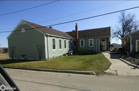 207 C St, Toledo, IA 52342