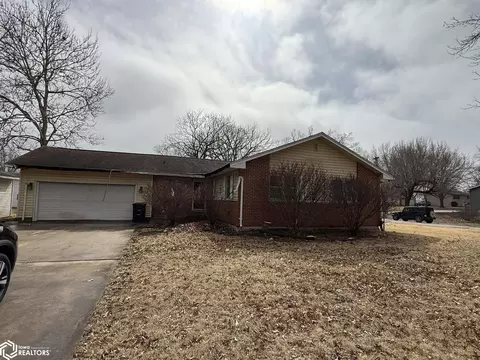 514 W Vine St, Mount Pleasant, IA 52641