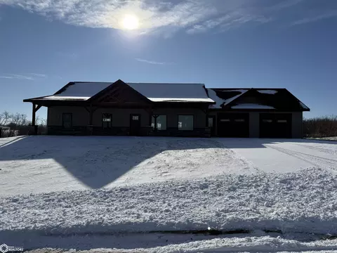 19958 Belle Vista Cir, Centerville, IA 52544