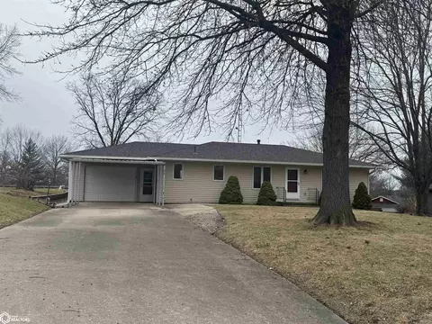 626 N 3rd St, Centerville, IA 52544