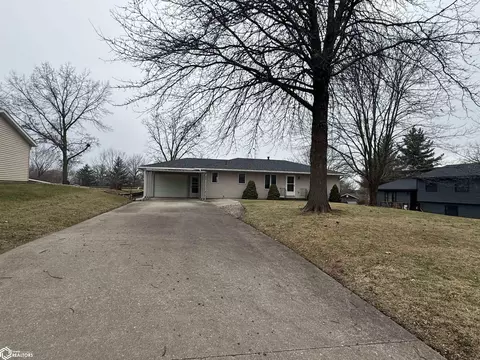 Exterior - 626 N 3rd St, Centerville, IA 52544 photo 2 of 2