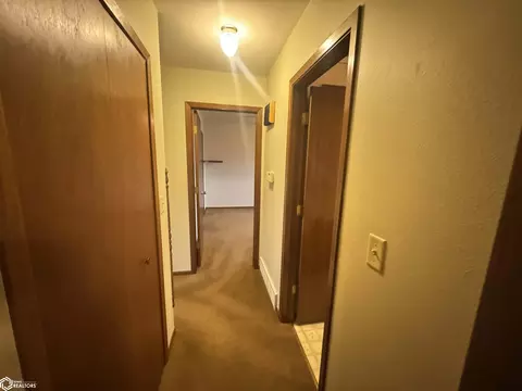 Entry Way - 626 N 3rd St, Centerville, IA 52544 photo 2 of 3