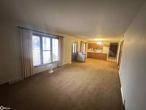 Living - 626 N 3rd St, Centerville, IA 52544 photo 3 of 3