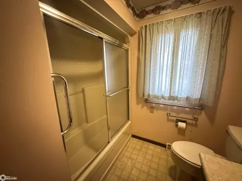 Bath - 626 N 3rd St, Centerville, IA 52544 photo 2 of 2