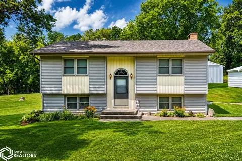 2390 Sand Rd, Marshalltown, IA 50158