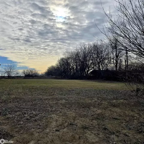 2122 263rd St, Oskaloosa, IA 52577