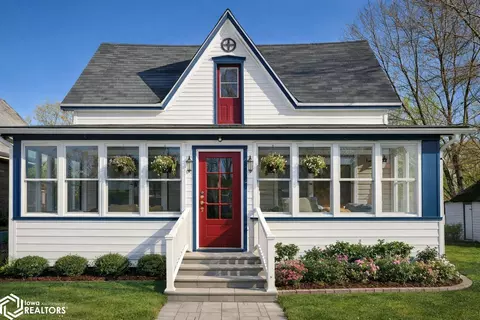 205 NE Q St, Leon, IA 50144