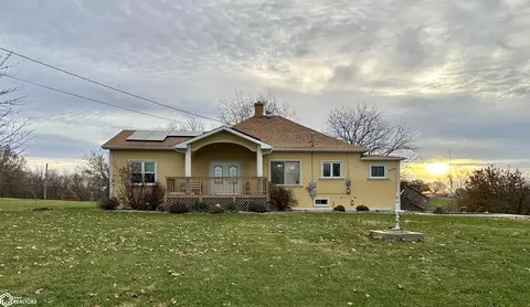 720 Northwestern Ave, Chariton, IA 50049
