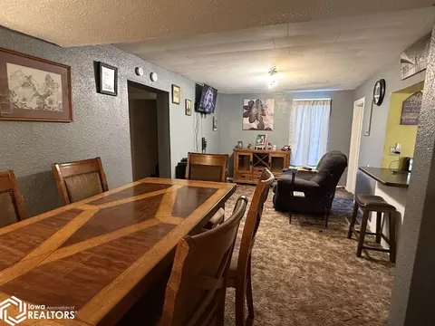 Dining - 409 3rd St NW, Hampton, IA 50441 photo 2 of 3