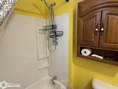 Bath - 409 3rd St NW, Hampton, IA 50441 photo 2 of 2