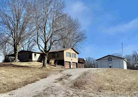 12684 Flint Bottom Rd, Burlington, IA 52601