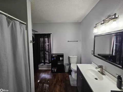 Bath - 429 E 3rd St, Glidden, IA 51443 photo 5 of 5