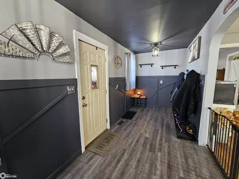 Entry Way - 429 E 3rd St, Glidden, IA 51443 photo 3 of 7