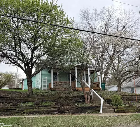 300 E Madison Ave, Fairfield, IA 52556