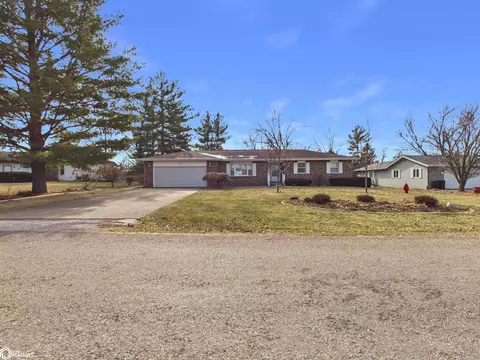 302 Woodland Dr, Hamilton, IL 62341
