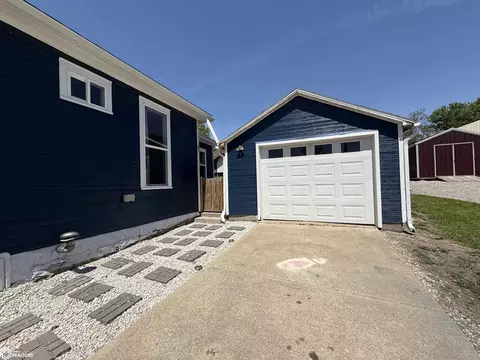 Exterior - 307 E Orch, Centerville, IA 52544 photo 3 of 6