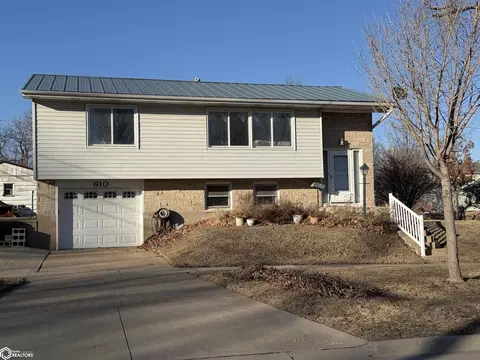 610 Walnut St, Burlington, IA 52601
