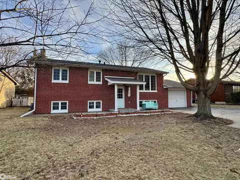 2733 Division St, Burlington, IA 52601