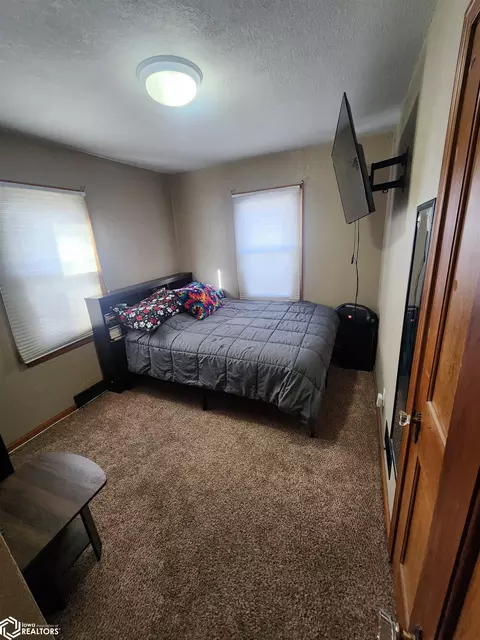 Bedroom - 1010 E Mcgregor, Algona, IA 50511 photo 2 of 2
