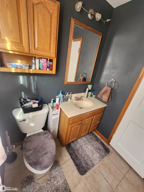 Bath - 1010 E Mcgregor, Algona, IA 50511 photo 2 of 3