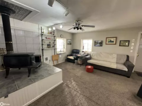 Living - 28432 203rd Ave, Cincinnati, IA 52549 photo 1 of 1